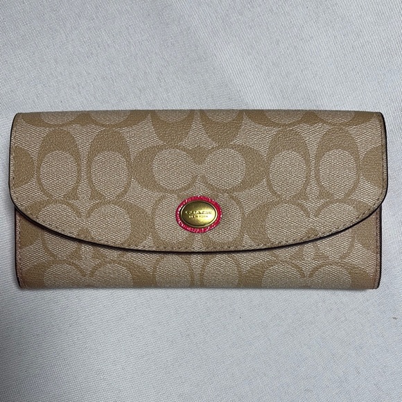 COACH Women’s Wallet, NWT. Just Beautiful❣️ - Picture 1 of 9